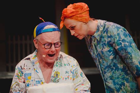 christine astrid nielsen|ANMELDELSE: Svendborg Sommerrevy – .